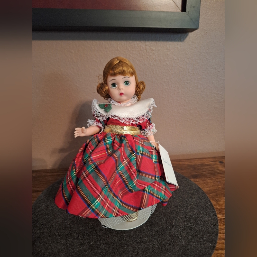 8" Madame Alexander Doll, Christmas Eve, #26018. Tags, Box, Stand & Registration